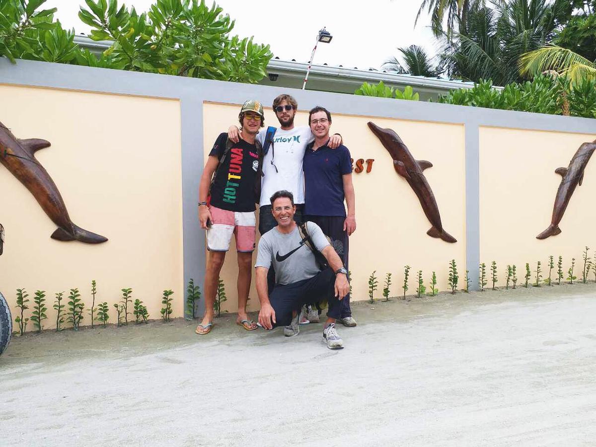 Отель Island Guest Maamendhoo Экстерьер фото