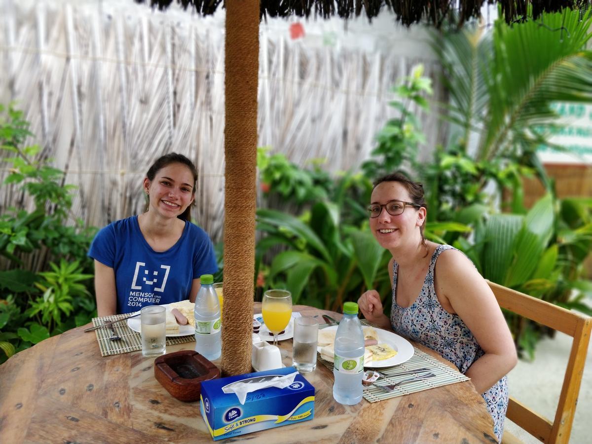 Отель Island Guest Maamendhoo Экстерьер фото